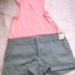 NWT! New Abercrombie women’s green chino shorts